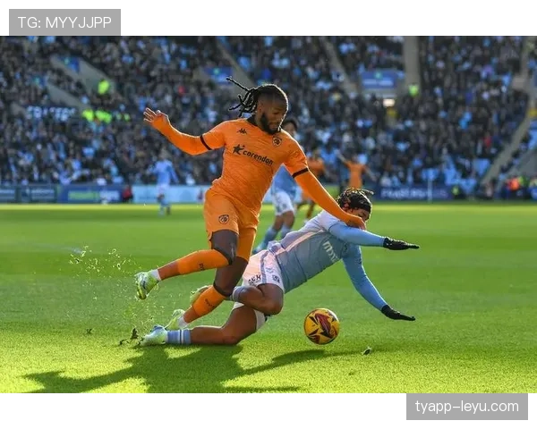 赫尔城黑橙虎蓄势待发，新赛季全力迎战新征程