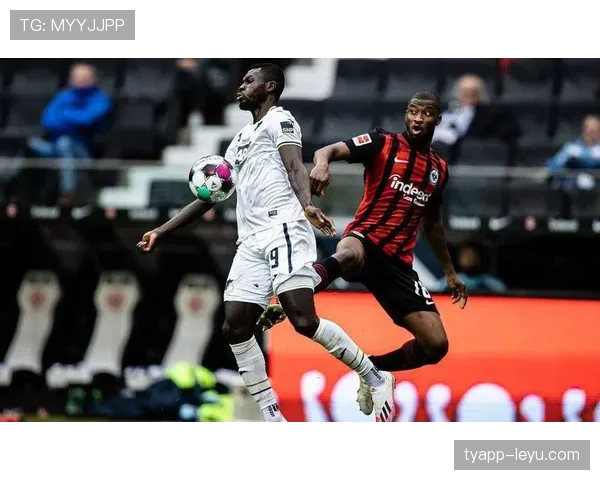 里昂防线稳如磐石，新赛季剑指佳绩